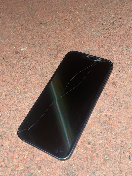 Продаю тринадцатый iPhone