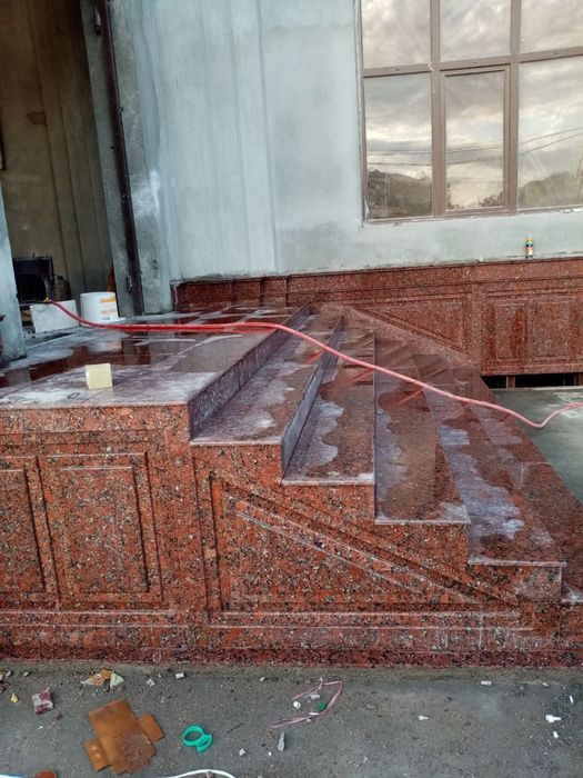 Цоклга ГРАНИТ Фасадга ТРАВЕРТИН тошлар ўрнатамиз. Стаж 16 йил