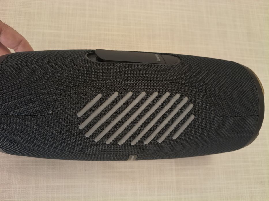 Vând JBL Xtreme 3 în stare impecabilă,