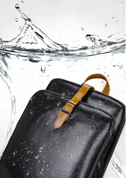 Рюкзак из кожи, чёрный и стильный