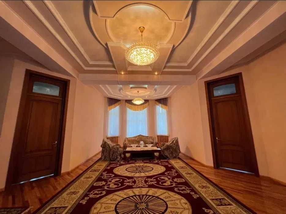 Сдаётся Евродом 12-соток Алмазарском районе Ахунбабаева новая Классика