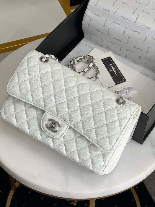Дизайнерска дамска чанта от естествена кавиар кожа