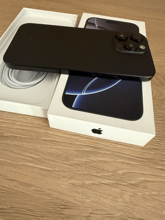 iPhone 16 Pro Max Graphite 256GB-Като нов 98% батерия