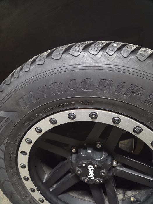 Продам шины 265 на 65 на 17