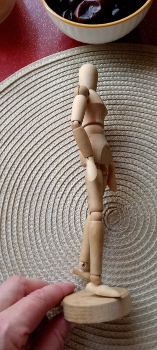 Манекен деревянный для творчества.
