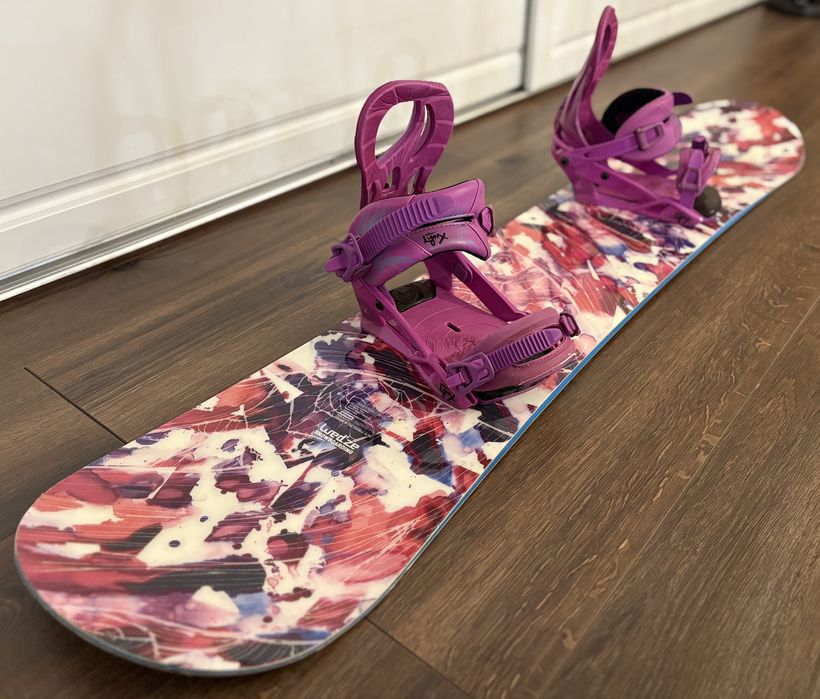 Set snowboard DAMĂ – stare foarte bună (placă + legături + CADOU boot)