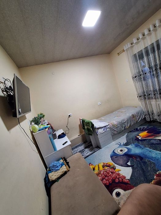 Vayenniy garadok "CLAVEJIO" gasti yoninida 2 sotixli  kotedj sotiladi.