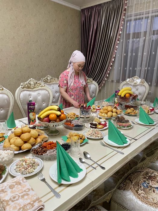 Стол стулья сатылады жаңа .