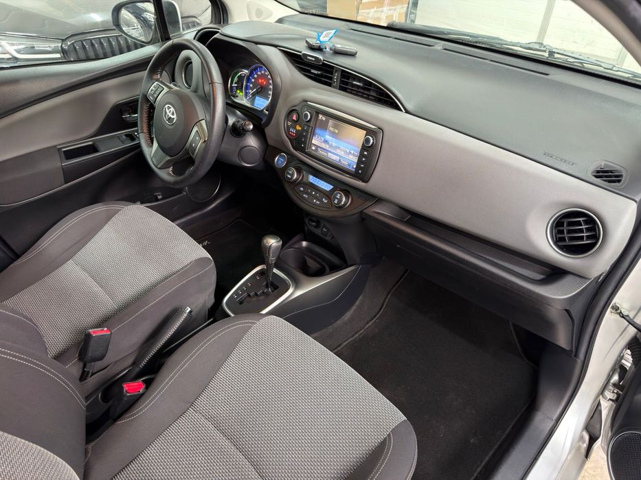 Toyota Yaris Hybrid, 2015, Automată Livrare-Garantie