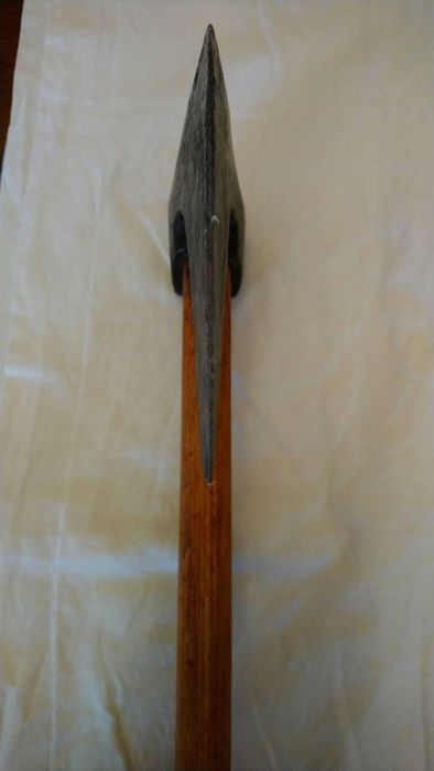 Стара малка брадва.