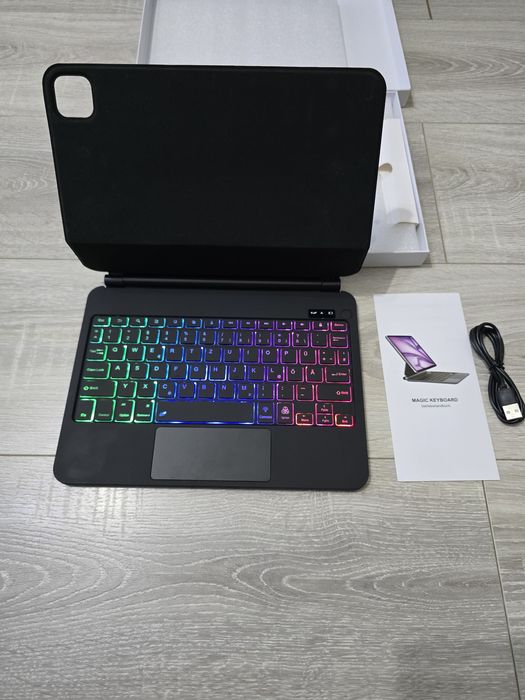 Magic Keyboard iPad Pro 11" cu Trackpad Multi-Touch – Black, Nouă