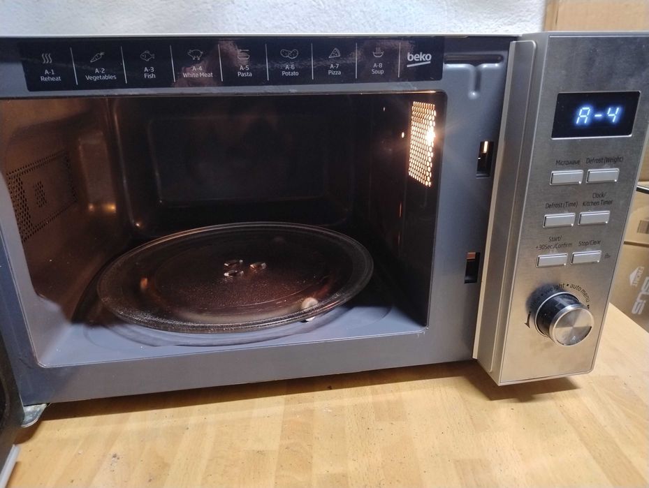 Микровълнова BEKO за ремонт или части