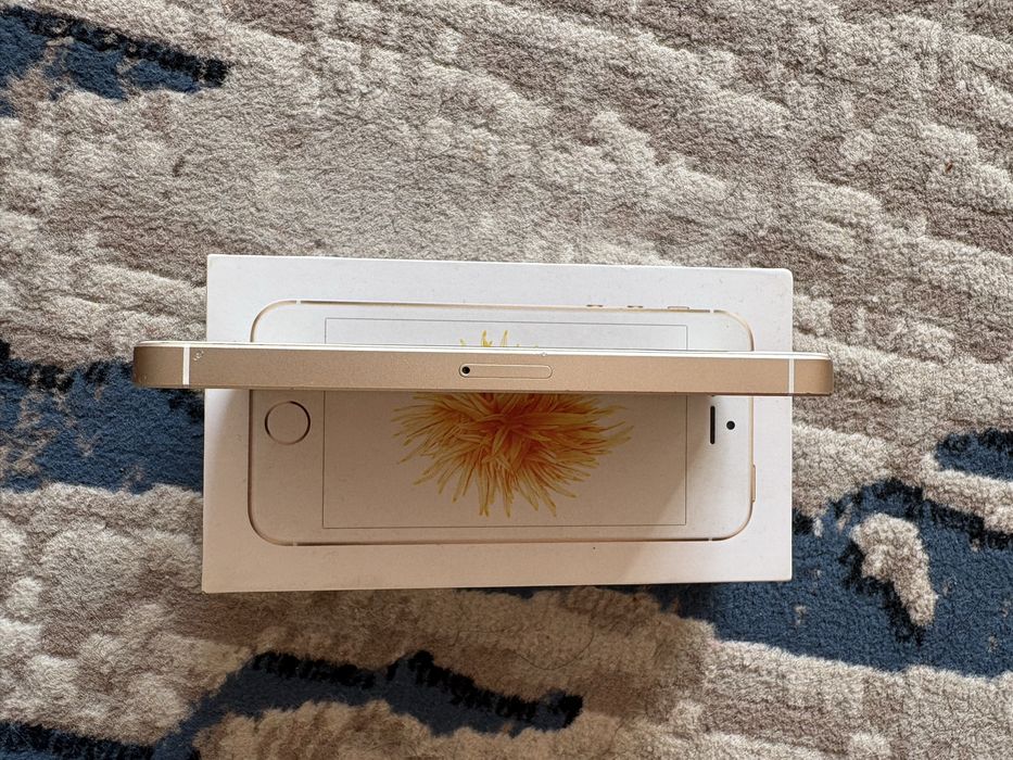 Iphone se 2016 64gb gold