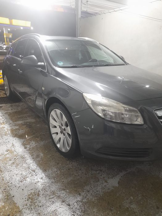 Opel Insignia Sports Tourer 2.0 Diesel, 2010, Manuală – 3.100 €