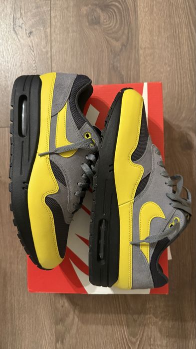 NIKE AIR MAX 1 ESS Anthracite/ Bright Citron-Smoke Grey-Black