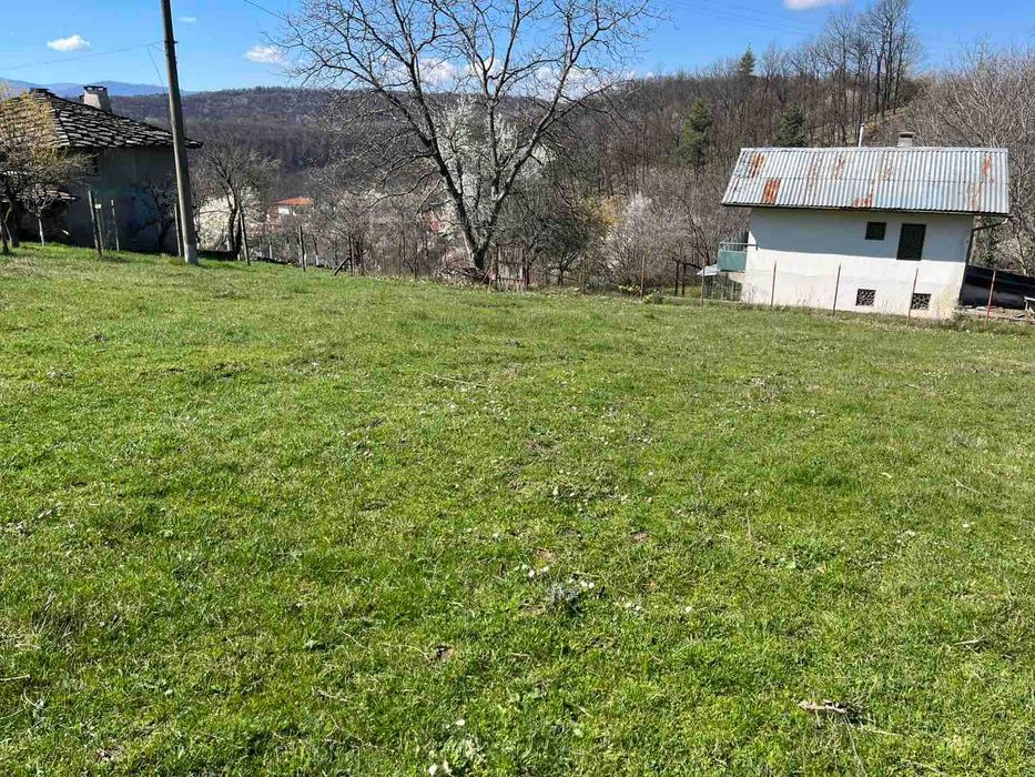 Къща за продажба в Бижовци, Трявна – двуетажна, двор 2560 кв.м., инвестиция