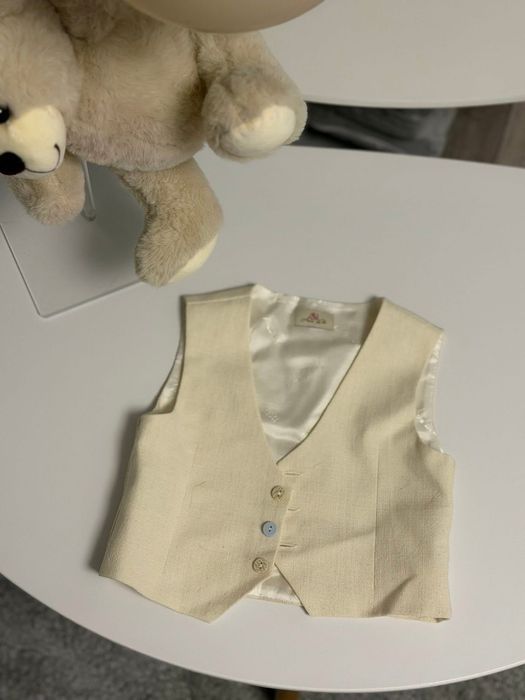 Costum eveniment masura 80 si pantofiori piele masura 18