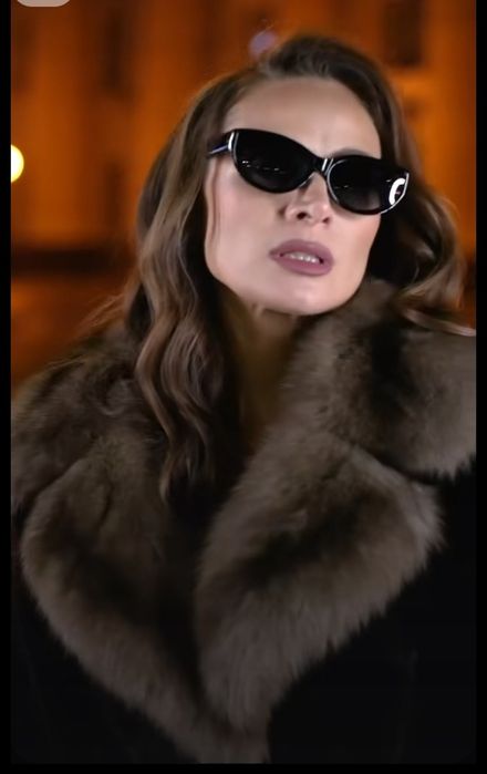 Норковая шуба с шикарным воротником из Соболя .