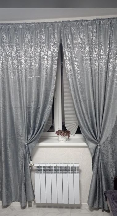 Продам новые шторы и покрывало