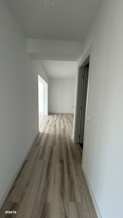 Apartament 3 camere, balcon, curte împrejmuită