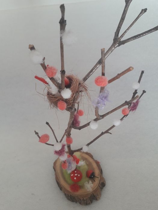 Пролетно дърво с мартеница - декорация