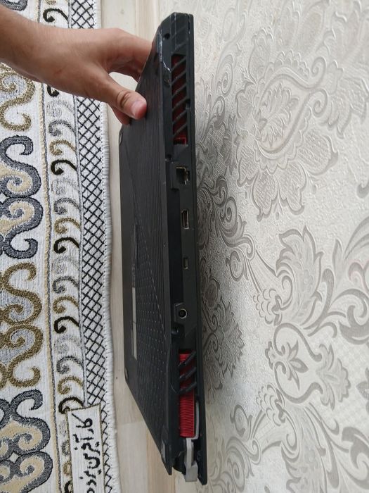 Asus ROG STRIX G15 G512LI. Б/у.