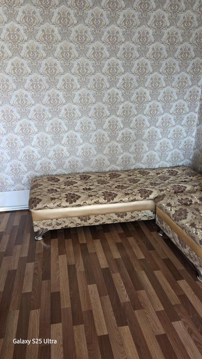 Продам тахту и кресло к ней