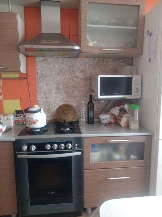 Углавая кухня б/у