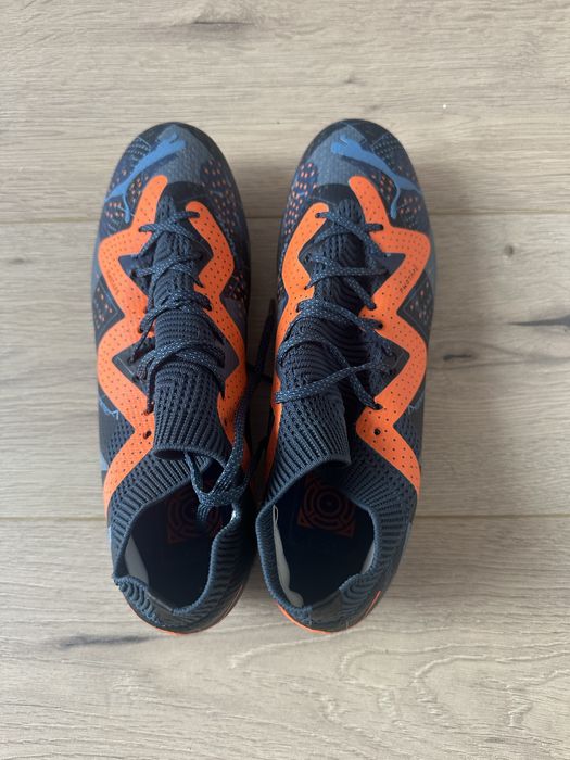 Продам футбольные бутсы