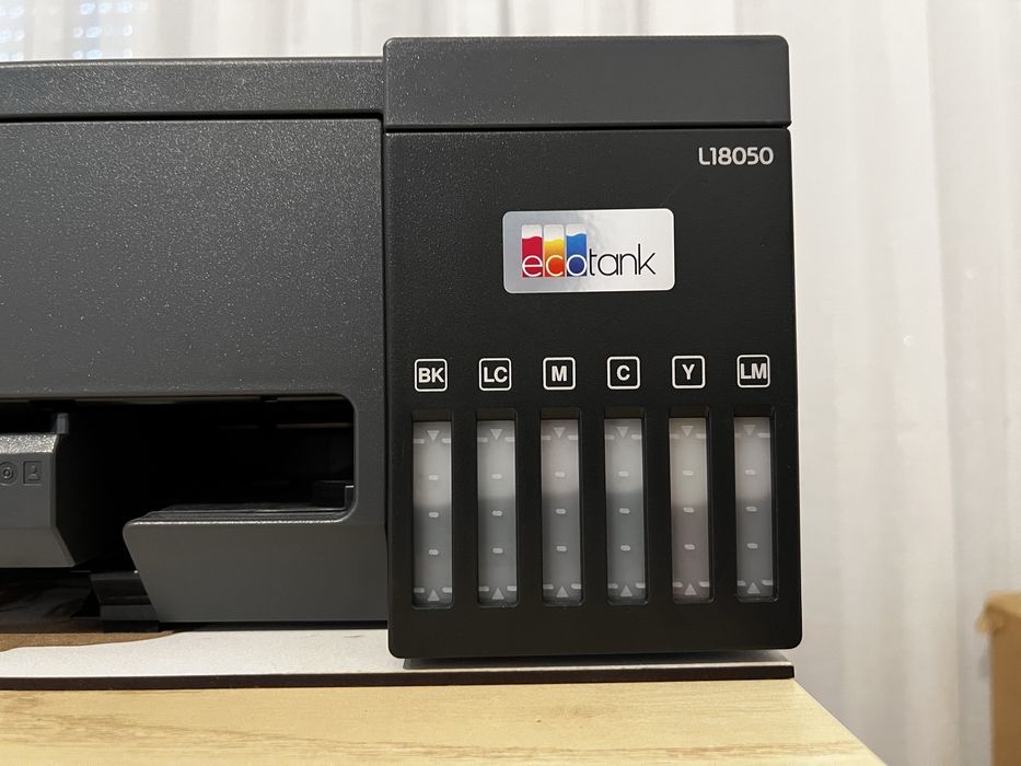Imprimanta foto profesionala A3+ EPSON L8050 in garantie