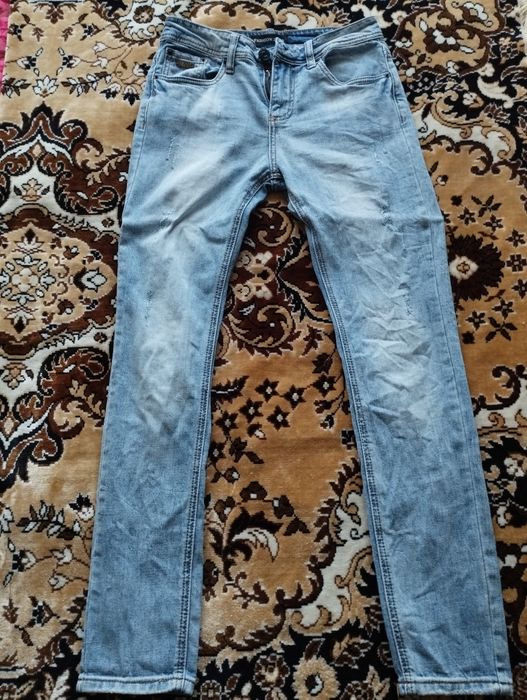 Продам джинсы женские р 25