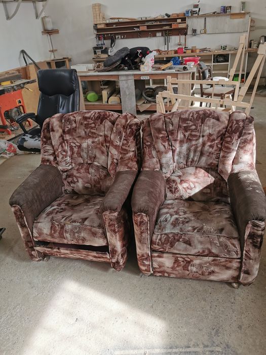 Отдам кресла 2 штуки.