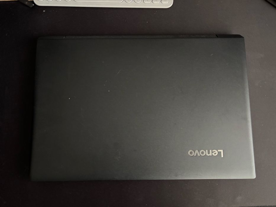 Лаптоп Lenovo V110