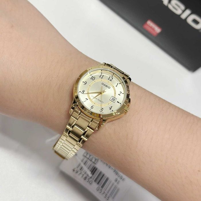 Часовник CASIO LTP-V004-9BUDF НОВ Дамски аналогов златист JAPAN с дата