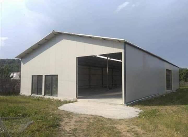 Vand Hala metalica 13x20x4 inchisa cu panouri sandwich 16.000E