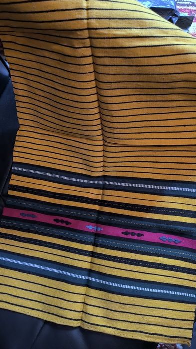 Български национални престилки и възглавници.