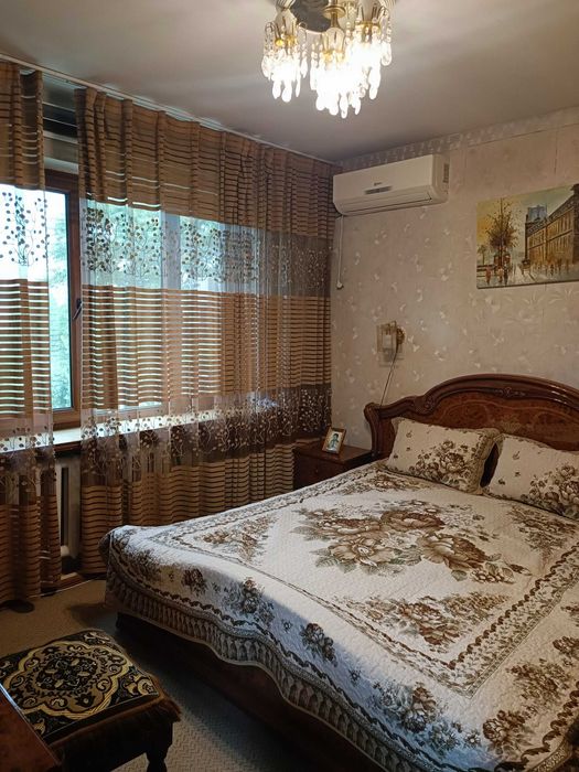 Продаю квартиру. 2\4\4 : Савдогар Банк, Гастро улица ,м Ойбек