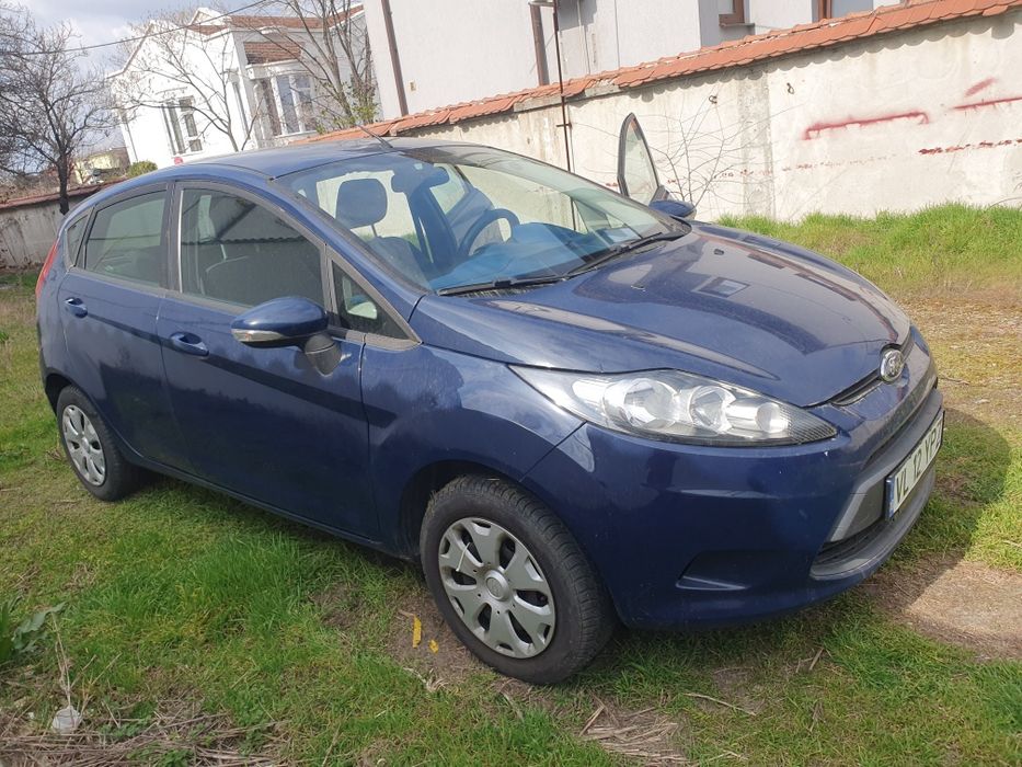 Vand Ford fiesta 1.25 benzina 2009