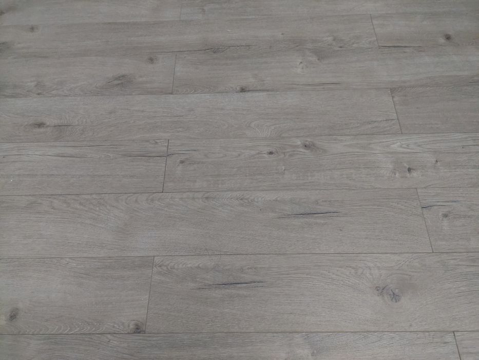 Ламинат напольный