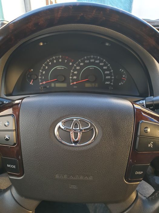 Подается Тойота камри в отличном состояние