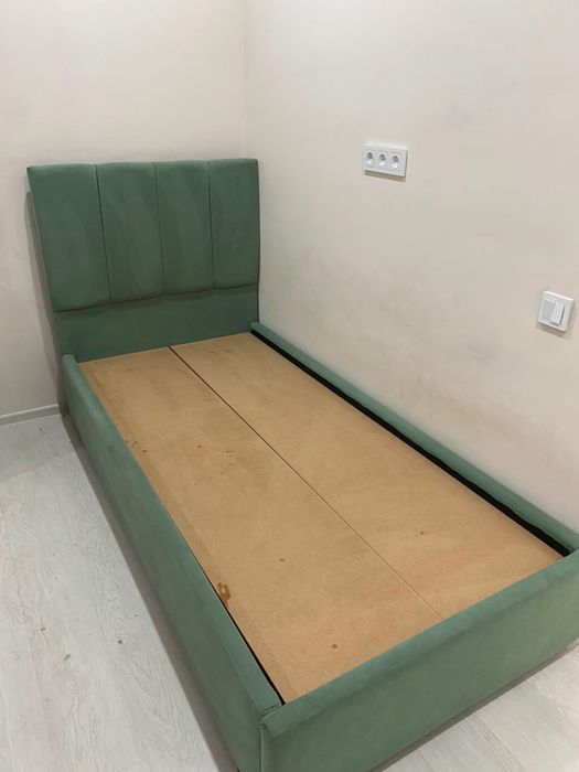 Продам кровать 90*200 в отличном состоянии