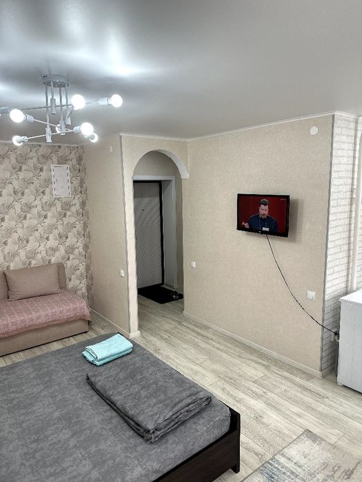 Центр, Аль-Фараби 100.  Час -2000