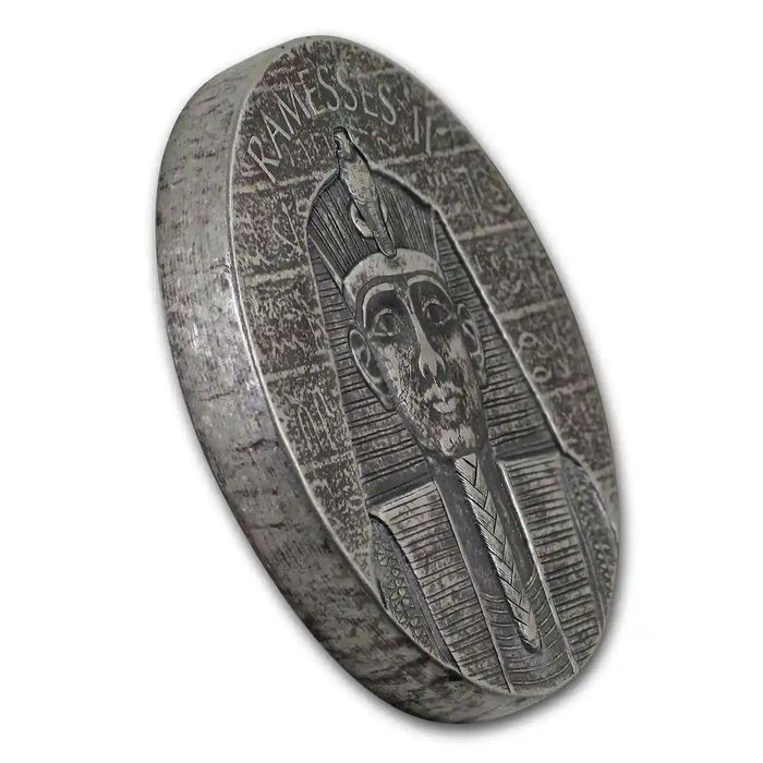 Серебряная монета Чад. 999 проба.