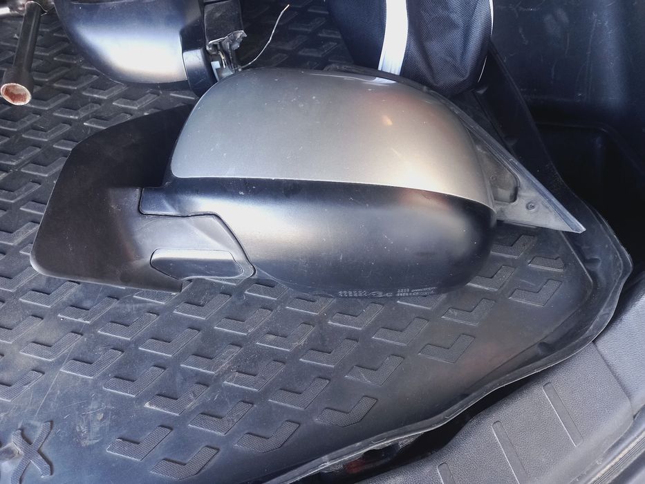 Боковой зеркало серый