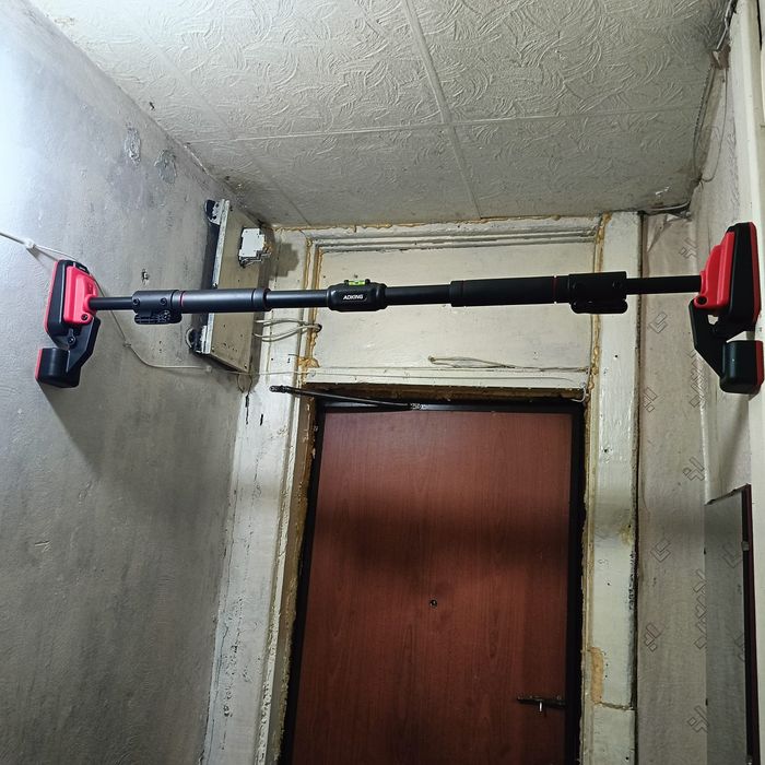 Продам турник распорный