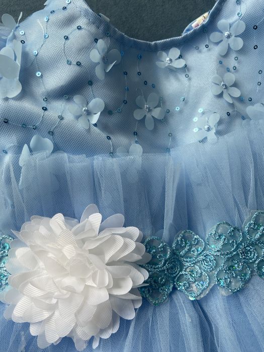 Продам голубое платье для девочки