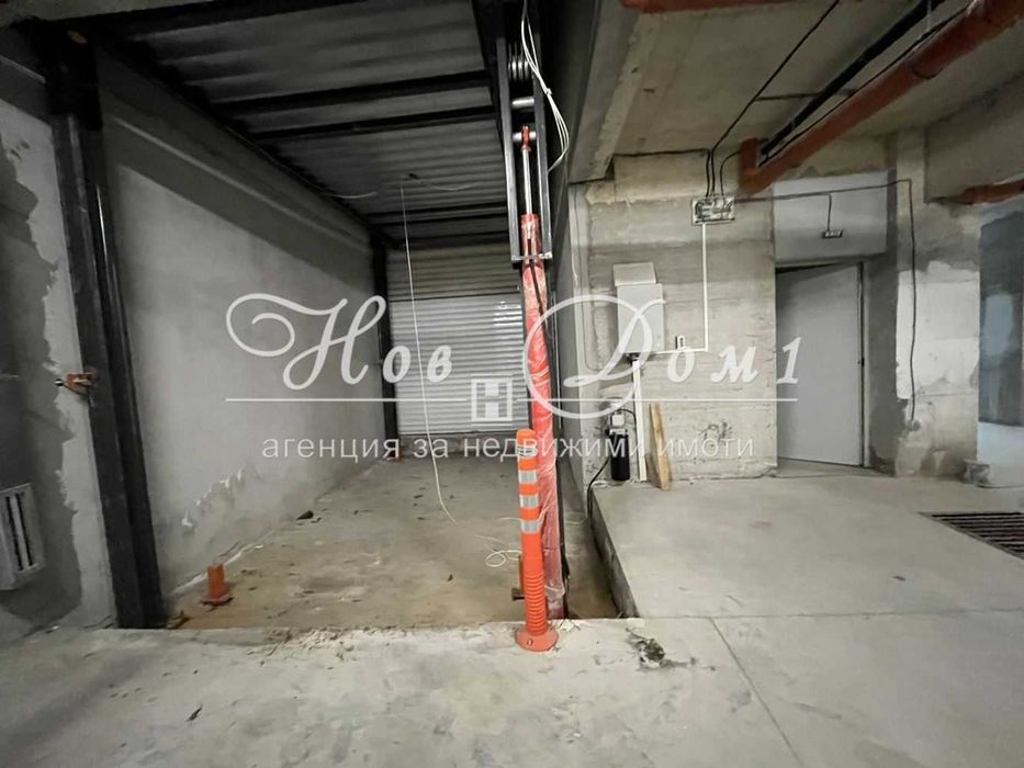 Продава се Гараж / Паркомясто в Варна, Гранд Мол Варна - 18 кв.м за 2028 €/кв.м - Снимка #2