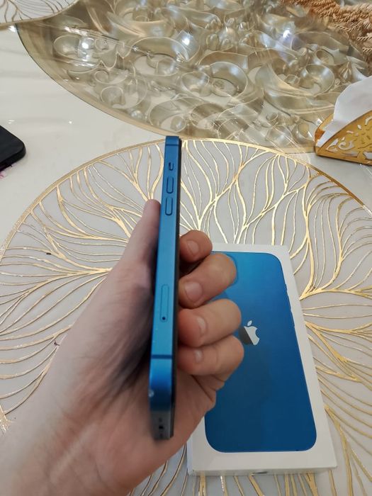 iphone 13 в хорошем состояние.