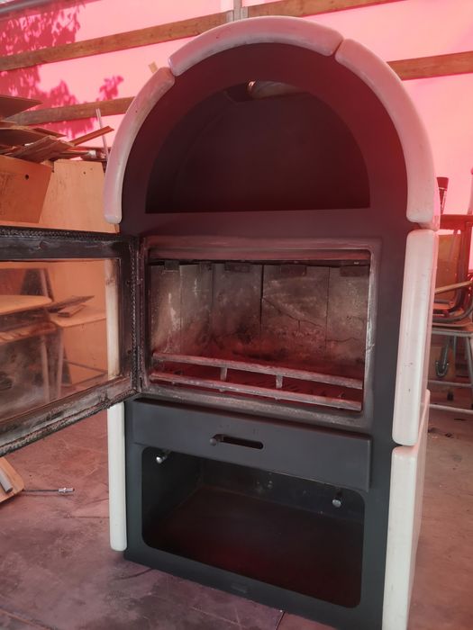 Голяма камина за отопление