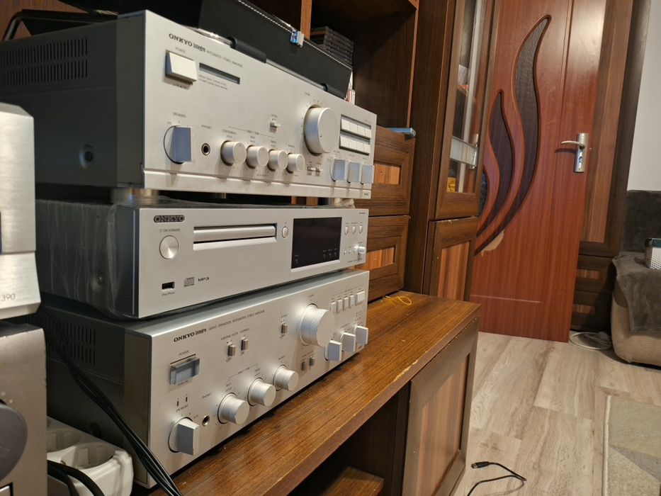 Amplificator Yamaha ax1070 si Onkyo Integra A8450 k noi